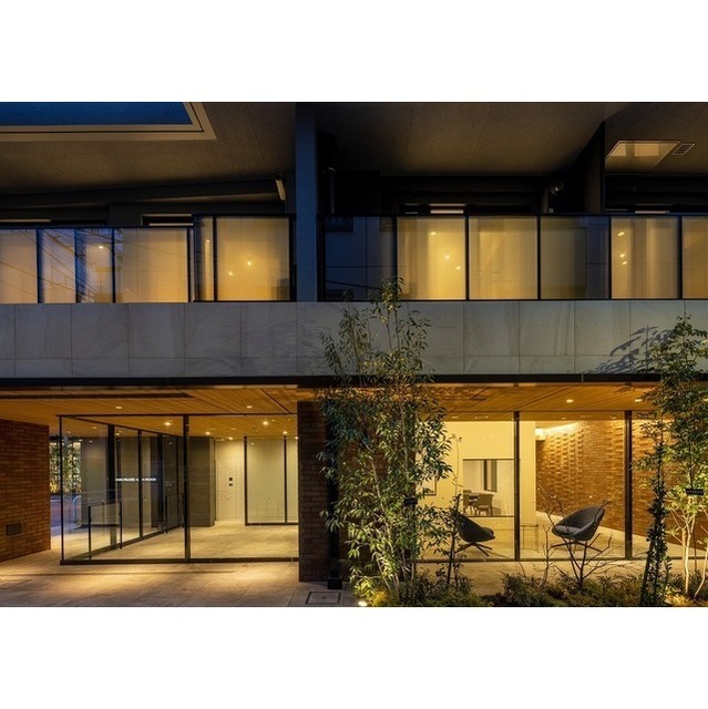 16/27 エントランス