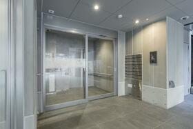 16/16 エントランス