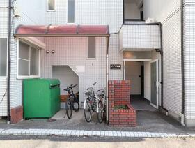 16/16 エントランス