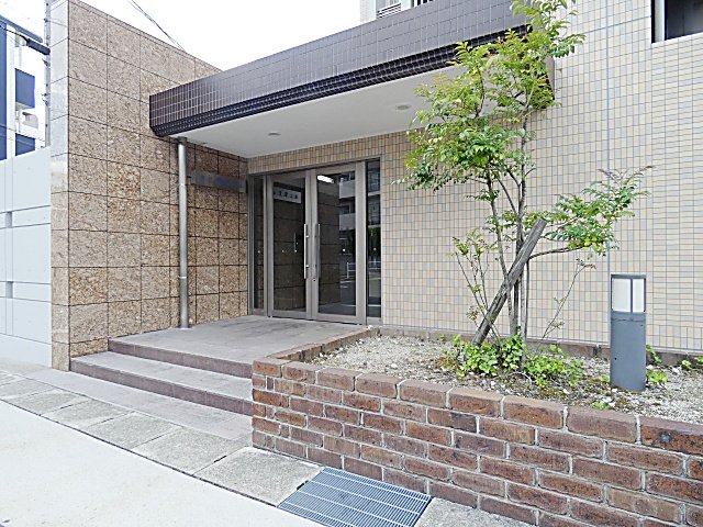 28/29 エントランス