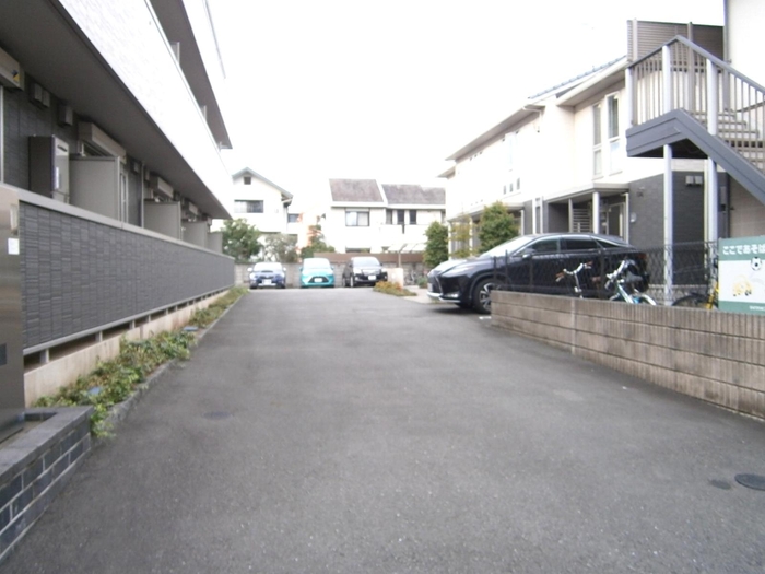 16/21 駐車場
