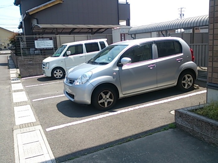 18/20 駐車場
