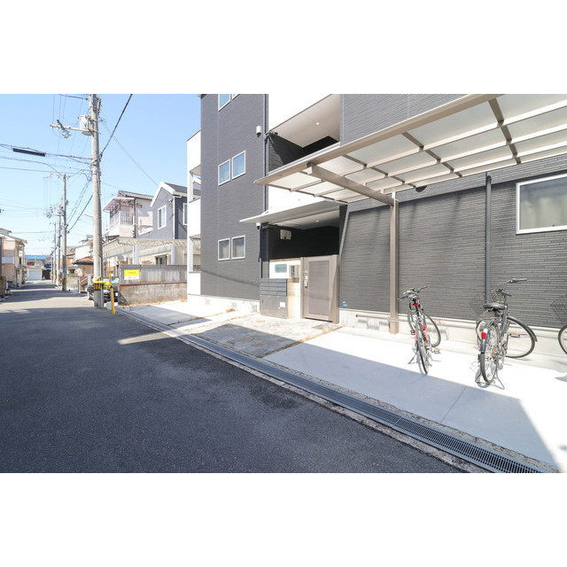 17/28 エントランス