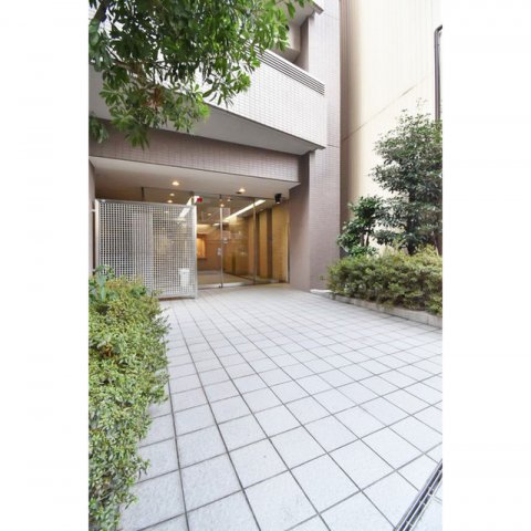 2/5 エントランス