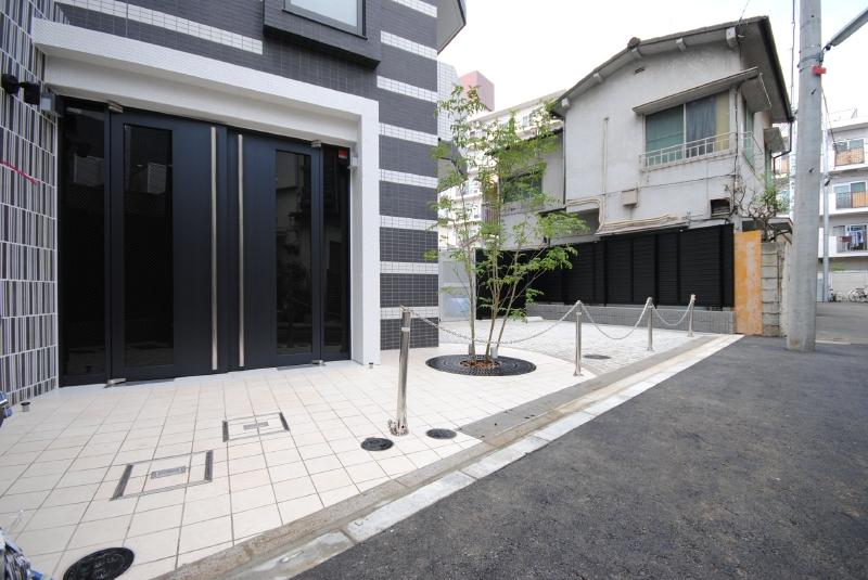 13/16 エントランス