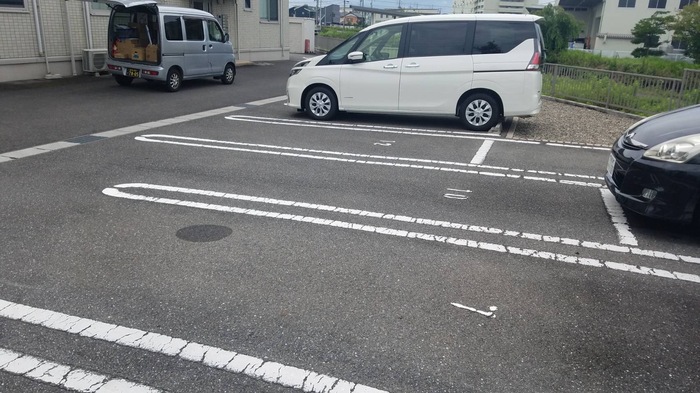 15/17 駐車場