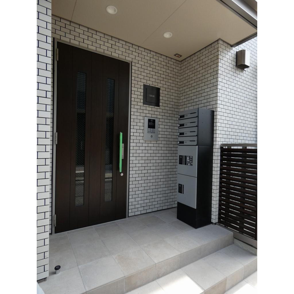 5/5 エントランス