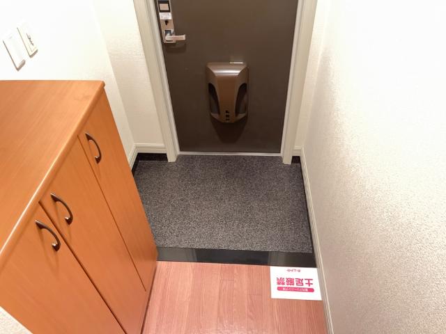 13/27 玄関