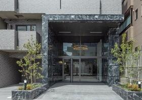 16/16 エントランス