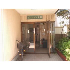 2/2 エントランス