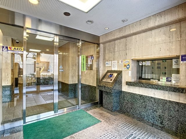 28/30 エントランス