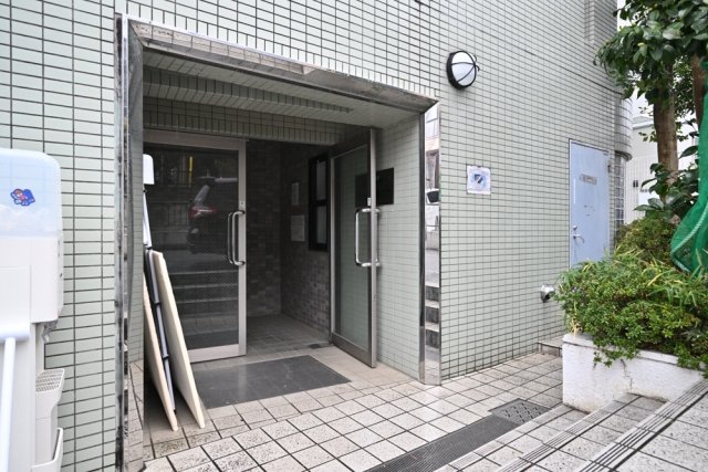 24/26 エントランス