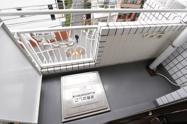 16/23 バルコニー