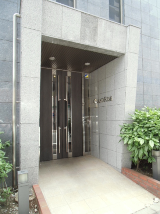 19/21 エントランス