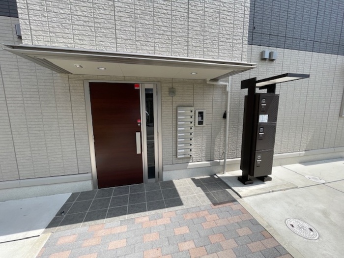 18/20 エントランス