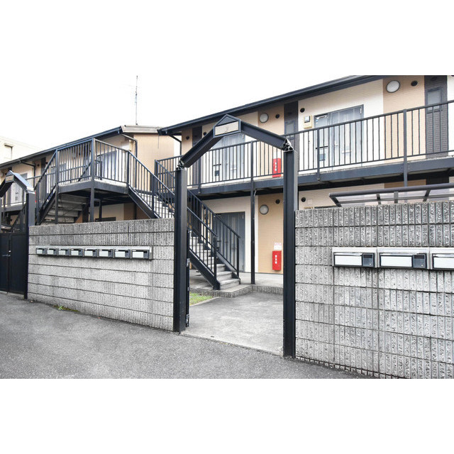 15/15 エントランス