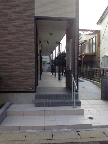 2/4 エントランス