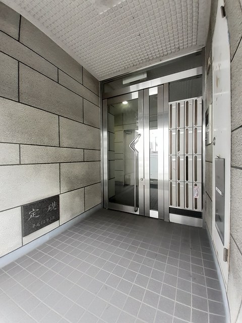 14/20 エントランス