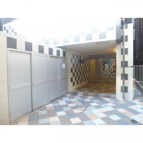 15/22 エントランス