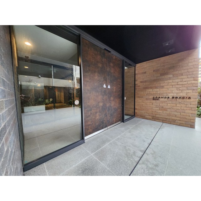 24/26 エントランス