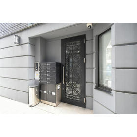 16/16 エントランス