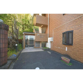 13/13 エントランス