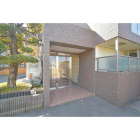 14/19 エントランス