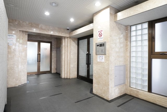 19/23 エントランス