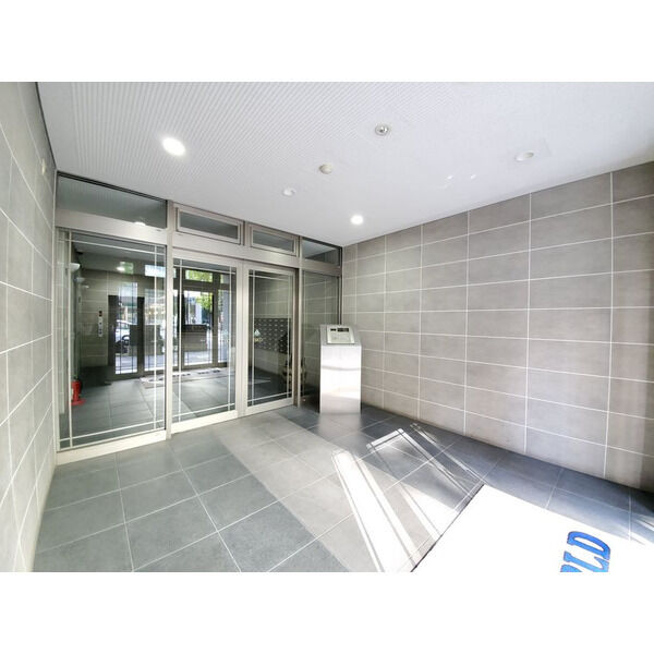 13/16 エントランス