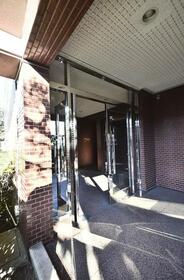 16/16 エントランス