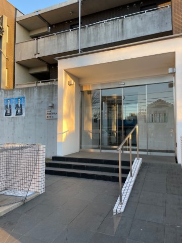 16/16 エントランス