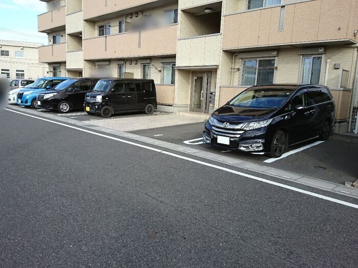 18/19 駐車場