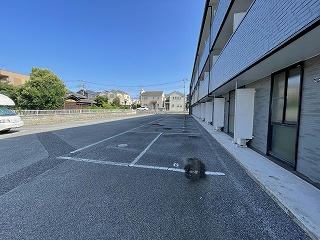 14/14 駐車場