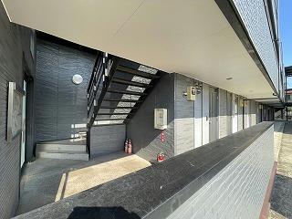 13/14 エントランス