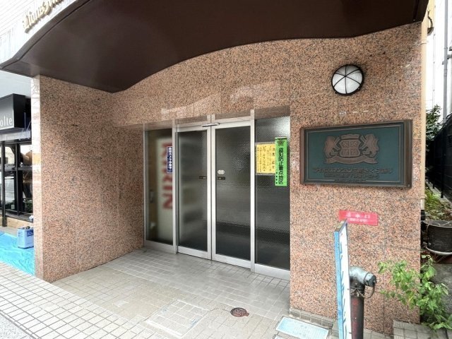 15/27 エントランス