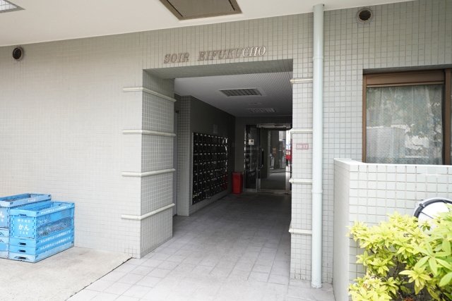 16/18 エントランス