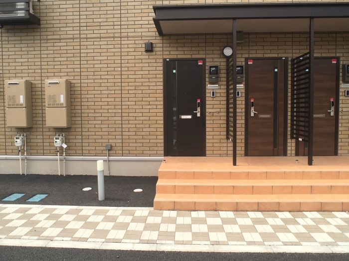 18/26 エントランス