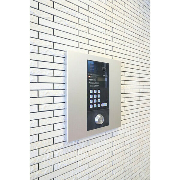 17/23 エントランス