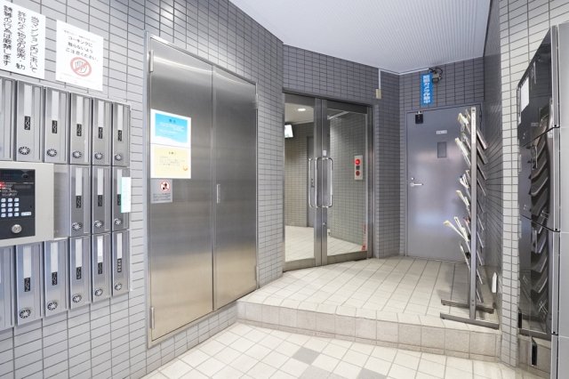 19/20 エントランス