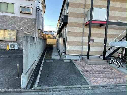 2/2 エントランス