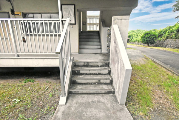 13/14 エントランス