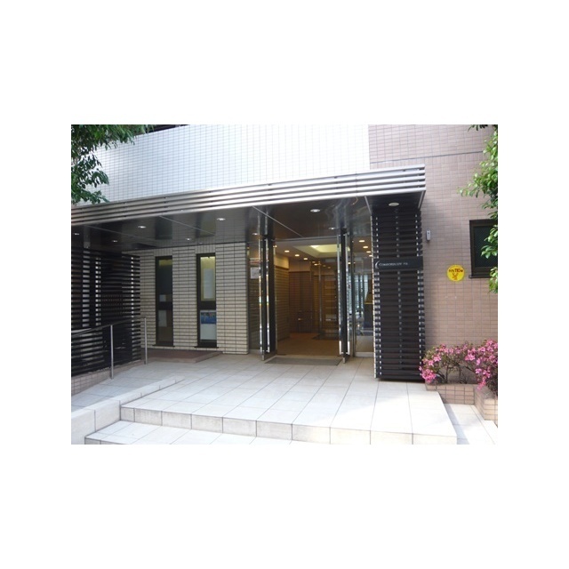 2/4 エントランス