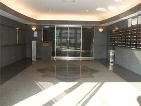 16/16 エントランス