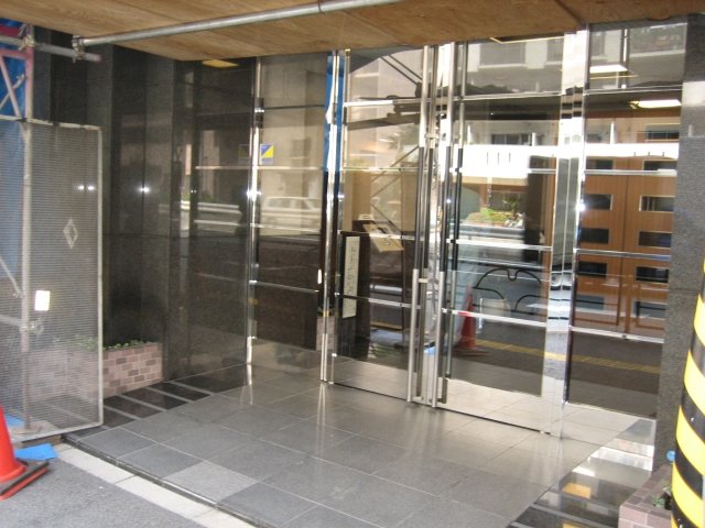 18/18 エントランス