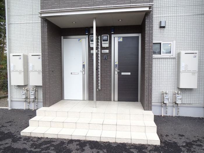 18/19 エントランス