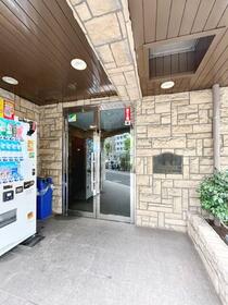 2/2 エントランス