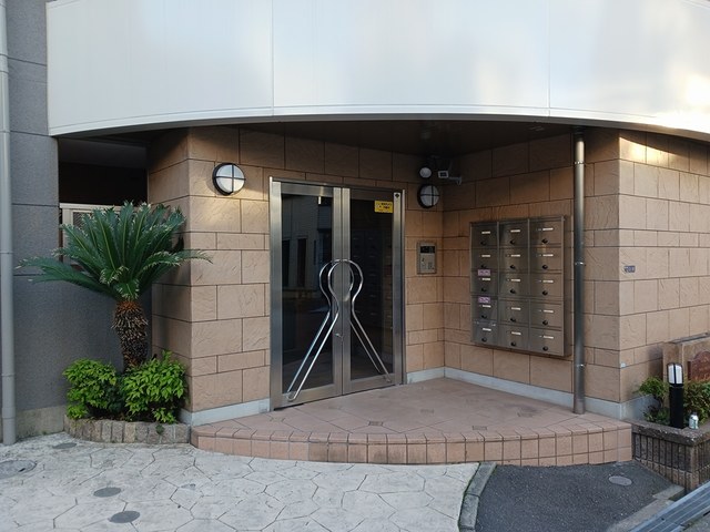 13/23 エントランス