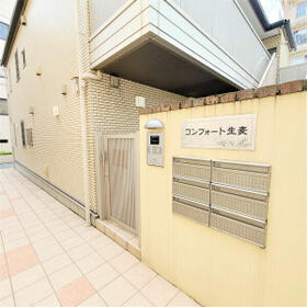 2/2 エントランス