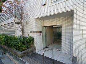 2/2 エントランス