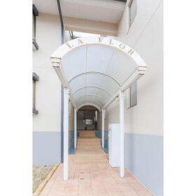 16/16 エントランス